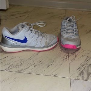 Nike tennis/gym shoes